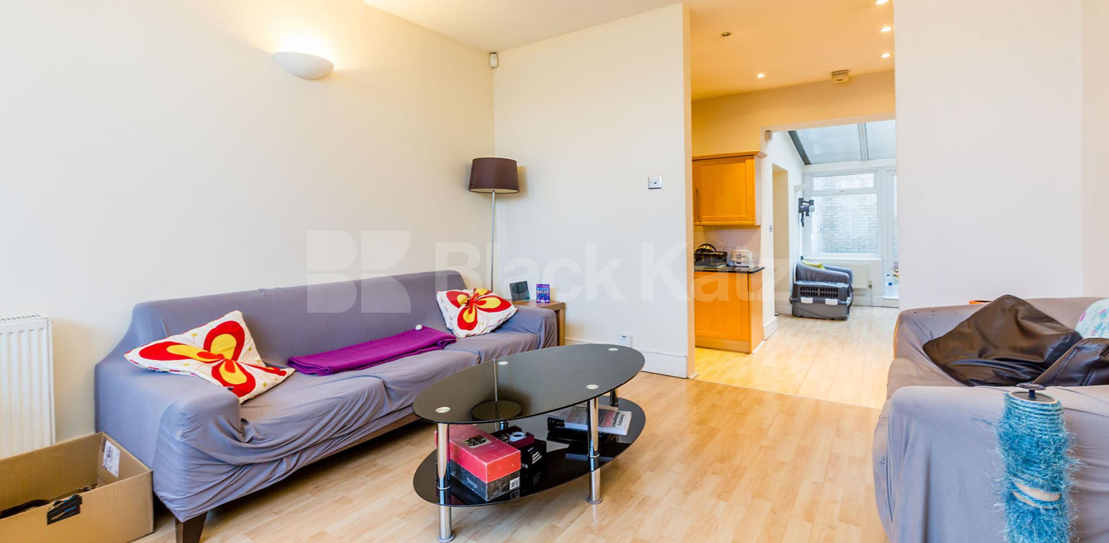 			NEW INSTRUCTION!!!!, 2 Bedroom, 1 bath, 1 reception Flat			 Liverpool Road, HOLLOWAY - HIGHBURY & ISLINGTON